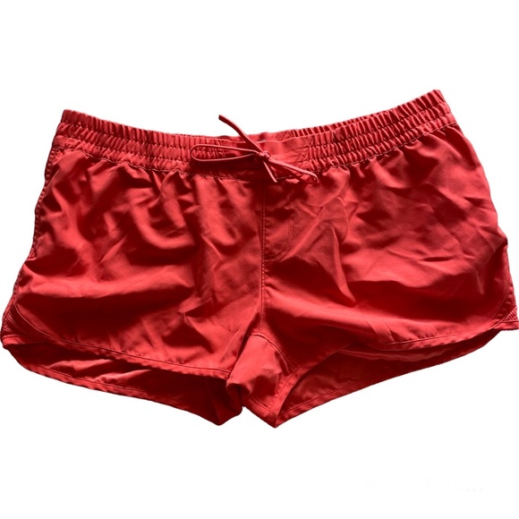 Columbia Pants - Women's PFG Pull-On Shorts in Coral Size XL